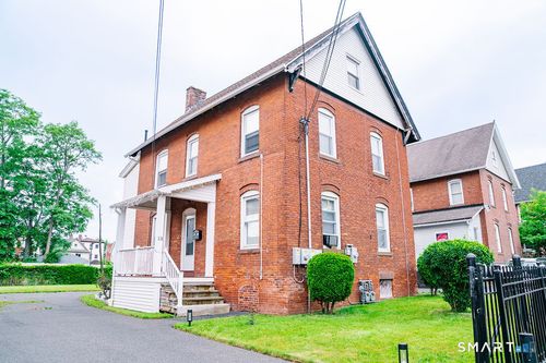 13 Warner St, Hartford, CT, 06114-1347 | Card Image