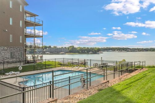 570 Linden Dr, Arnolds Park, IA, 51331-4400 | Card Image