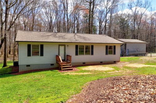 797 Chief Thomas Rd, Harmony, NC, 28634-9391 | Card Image