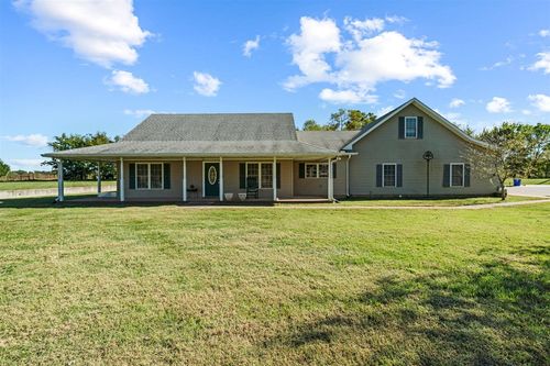 143 Nathan Ln, Russellville, KY, 42276-8868 | Card Image