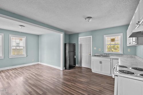 1306 Myrtle St, Greenville, NC, 27834-3916 | Card Image