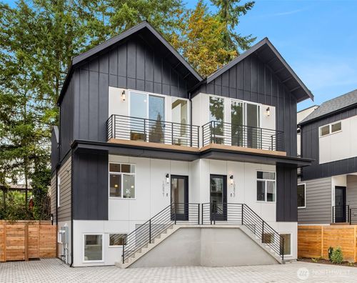 10823 11th Avenue Ne, Seattle, WA, 98125 | Card Image