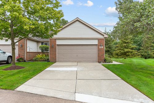 52-424 Ravencrest Ln, Westland, MI, 48185-5006 | Card Image