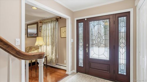 1 Tracklot Rd, Saint James, NY, 11780-3811 | Card Image