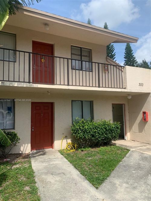 apt-j-300 Nottingham Cir, Greenacres, FL, 33463-2508 | Card Image