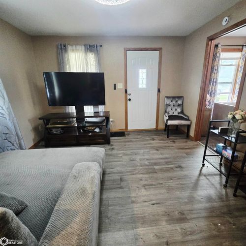 816 S D St, Oskaloosa, IA, 52577-3770 | Card Image