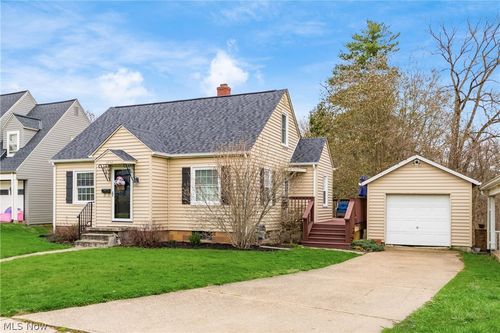 1852 Euclid Ave, Zanesville, OH, 43701-2353 | Card Image