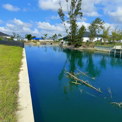 633 Sw 13th St, Cape Coral, FL, 33991-2733 | Card Image