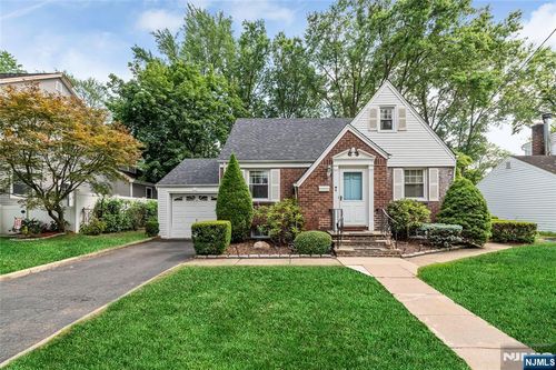 274 Baldwin Ave, New Milford, NJ, 07646-1904 | Card Image