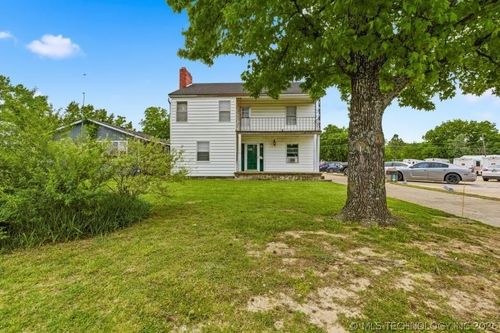 1011 E 14th St, Ada, OK, 74820-6912 | Card Image
