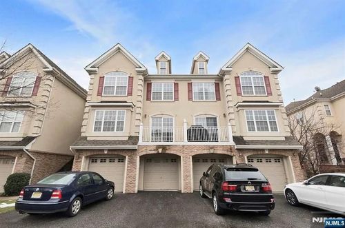 187 Blue Heron Dr, Secaucus, NJ, 07094-2938 | Card Image