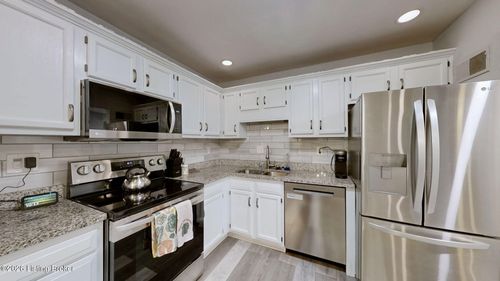 6-1 Dupont Way, Louisville, KY, 40207 | Card Image