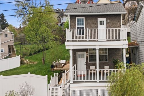 27 Natchez St, Mt Washington, PA, 15211-1903 | Card Image