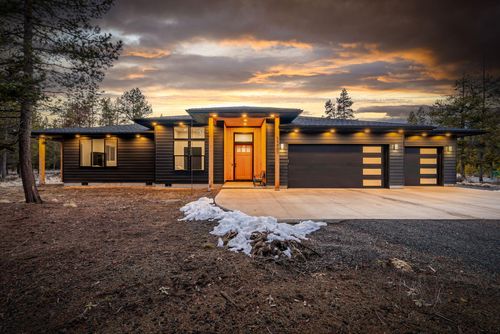 55401 Heierman Dr, Bend, OR, 97707-2563 | Card Image