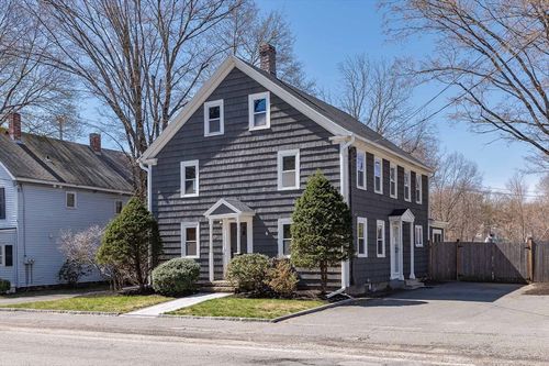 82 W Main St, Georgetown, MA, 01833-1523 | Card Image