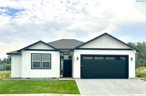2816 S Beech St, Kennewick, WA, 99337-5415 | Card Image