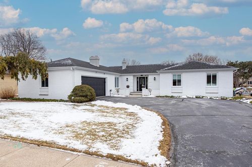 933 Starboard Court, OSHKOSH, WI, 54901 | Card Image