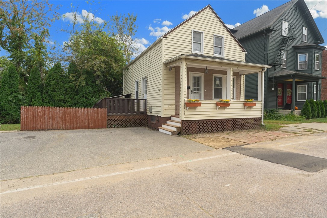 Fair St, Warwick, RI 02888