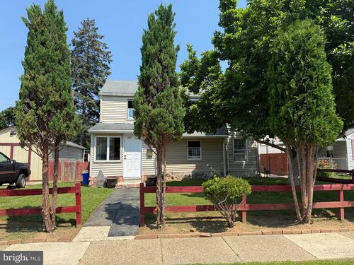 743 Westwood Ln, ALDAN, PA, 19018-4329 | Card Image