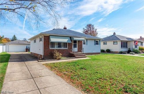 7209 Maplewood Rd, Parma, OH, 44130-3728 | Card Image