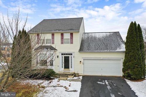 19 Barrel Horse Dr, CHARLES TOWN, WV, 25414-9489 | Card Image