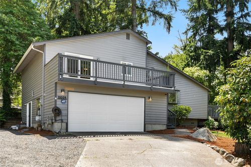 10008 50th Pl W, Mukilteo, WA, 98275-4220 | Card Image