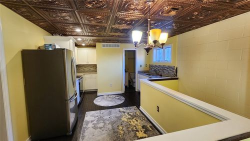 228 S Main St, Butler, PA, 16001-5930 | Card Image