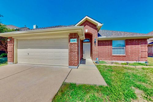 1216 Lake Forest Dr, Grand Prairie, TX, 75052-0612 | Card Image