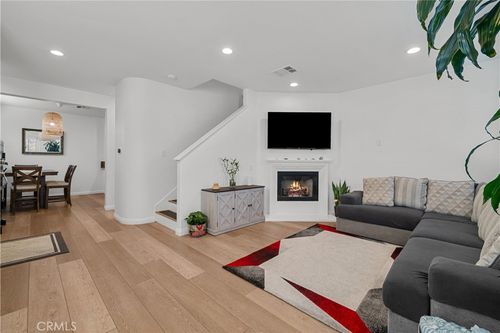 19415 Opal Ln, Saugus, CA, 91350-3244 | Card Image