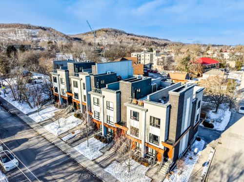 8-39 Robinson St N, Grimsby, ON, L3M3C8 | Card Image