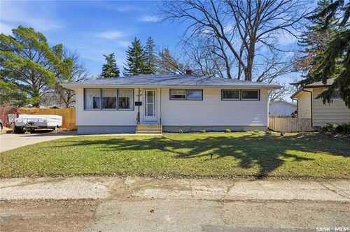 709 E Inver Cres, Regina, SK, S4N2K7 | Card Image
