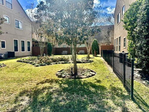 11627-11627 Royal Oaks Ter Ln, Houston, TX, 77001 | Card Image