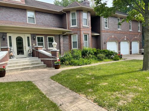 a-1506 Oswego Rd, Naperville, IL, 60540-3300 | Card Image