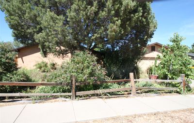 540 N Todd Loop, House other with 4 bedrooms, 2 bathrooms and 6 parking in White Rock NM | Image 3