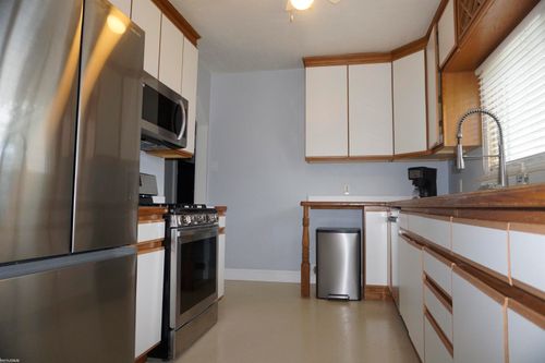 21729 Osmun St, Madison Heights, MI, 48071 | Card Image