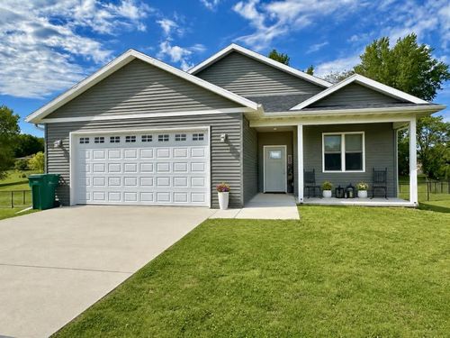 N6736 Clover Ln, PARDEEVILLE, WI, 53954-9440 | Card Image