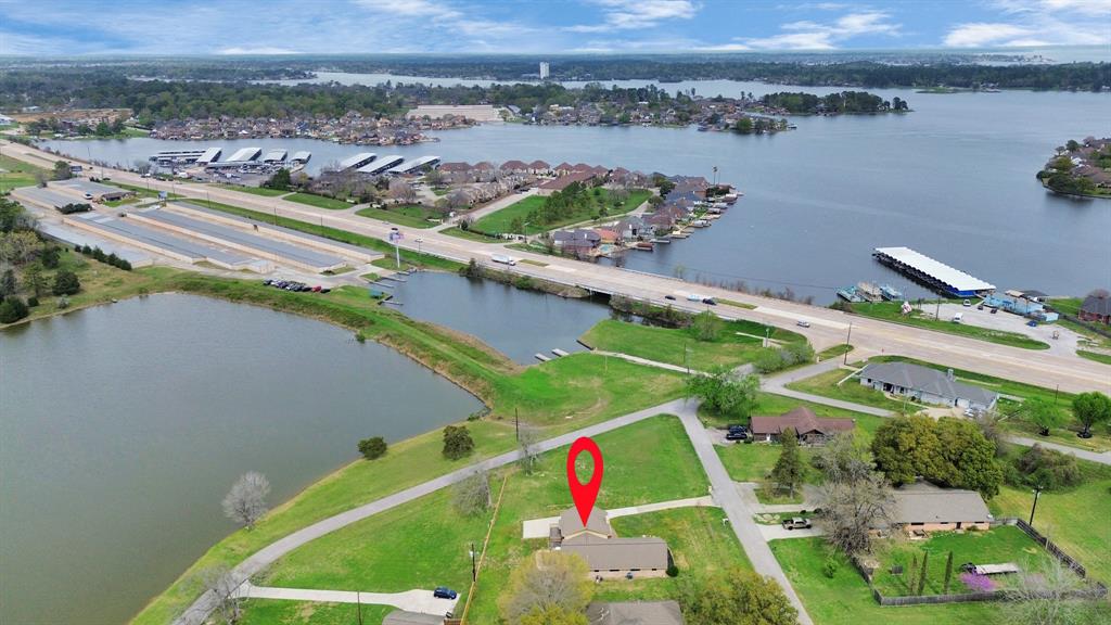Lakeview Dr, Montgomery, TX 77316