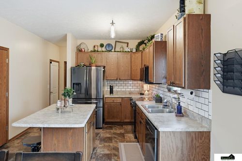 941 Scotts Creek Ct, Hickman, NE, 68372-1450 | Card Image