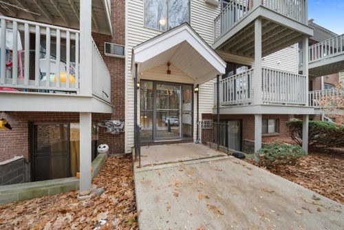 apt-26-33 Andrew St, Manchester, NH, 03104-2413 | Card Image