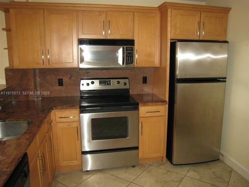 apt-301e-7722 Camino Real, Miami, FL, 33143-7144 | Card Image