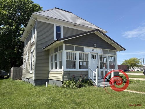 803 6th St, Grundy Center, IA, 50638-1501 | Card Image