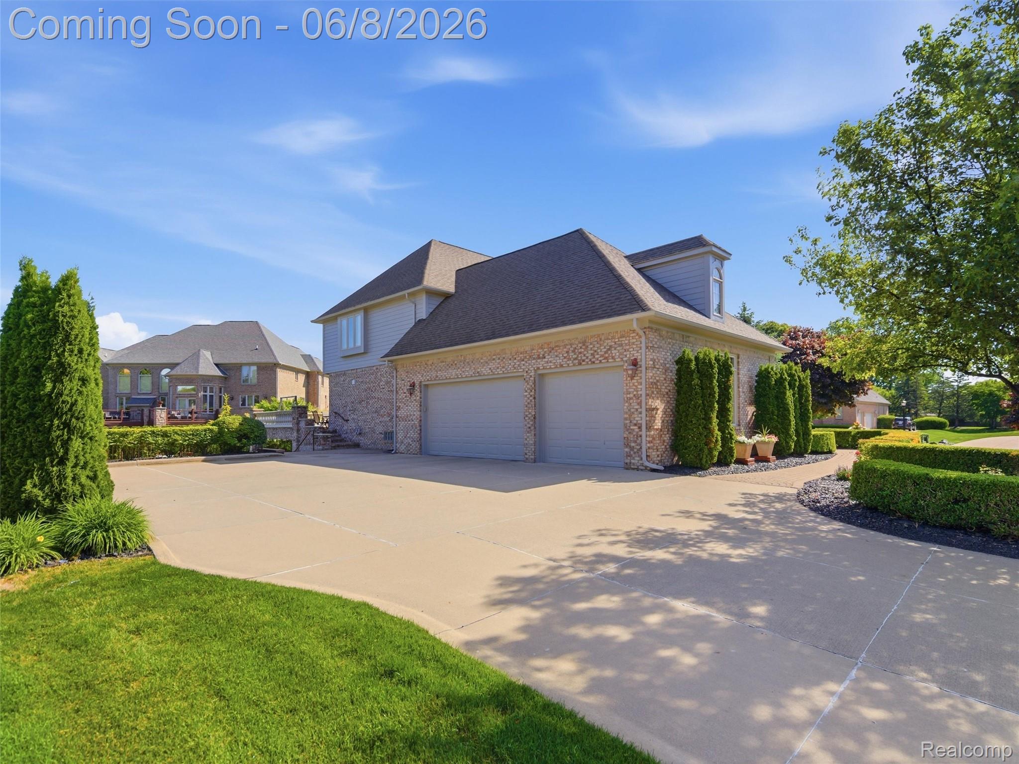 Residential in Shelby Charter Township 4
