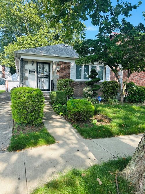 6515 180th Street, New York, NY, 11365 | Card Image