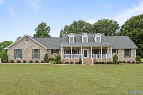890 Narrow Ln, New Market, AL, 35761-8052 | Card Image