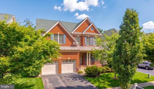 25209 Eisenhower Dr, SOUTH RIDING, VA, 20152-6058 | Card Image