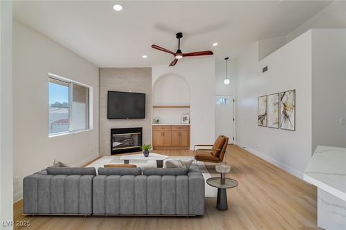 210-5225 W Reno Ave, Las Vegas, NV, 89118-1594 | Card Image