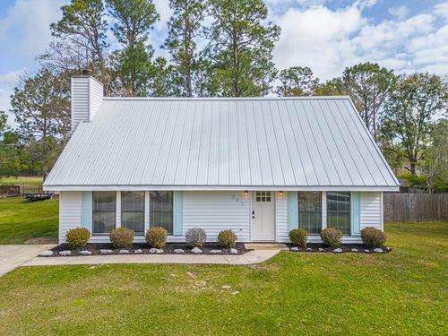 395 Felicity St, Bay St. Louis, MS, 39520-1901 | Card Image