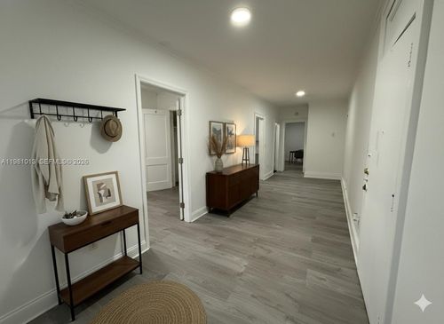 apt-11-1560 Sw 5th St, MIAMI, FL, 33135-3728 | Card Image