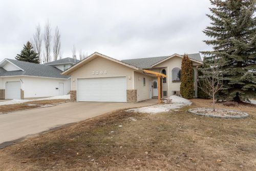 2208 56 Avenue, Lloydminster, AB, T9V2V5 | Card Image