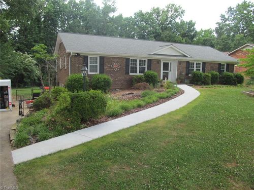 170 Queens Ct, Clemmons, NC, 27012-7237 | Card Image